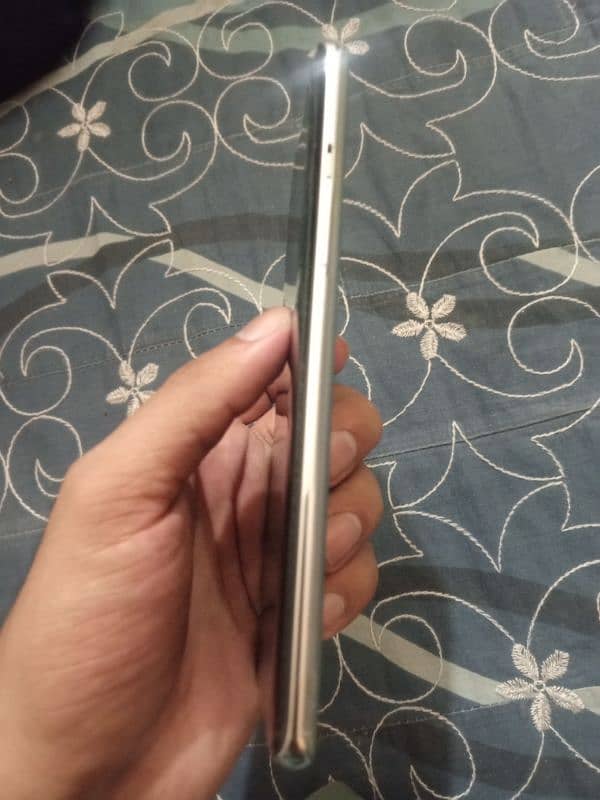 one plus 8 good condition 10 by 10 all ok 1