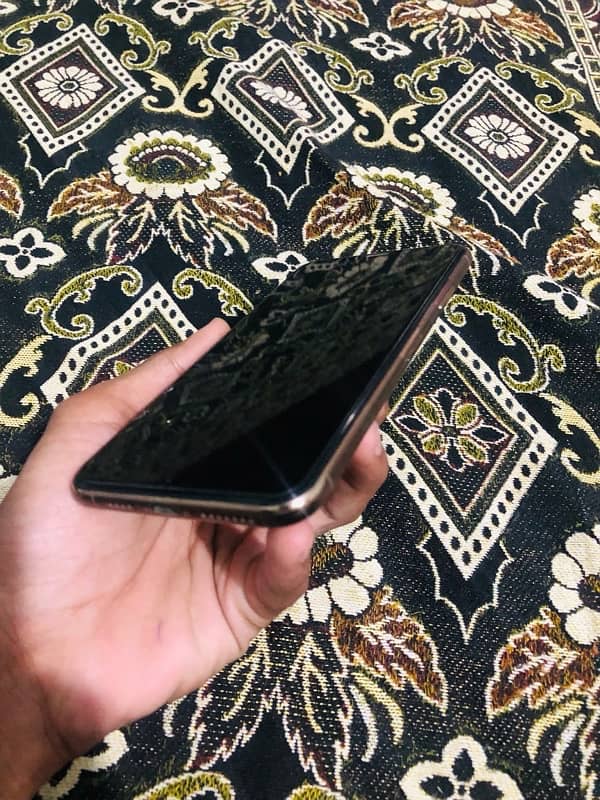 iphone 11 pro max 256GB 3