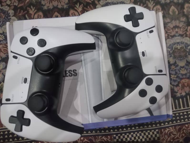 new 1 week useable gamepad this gamepad have 35,000 games in it 3