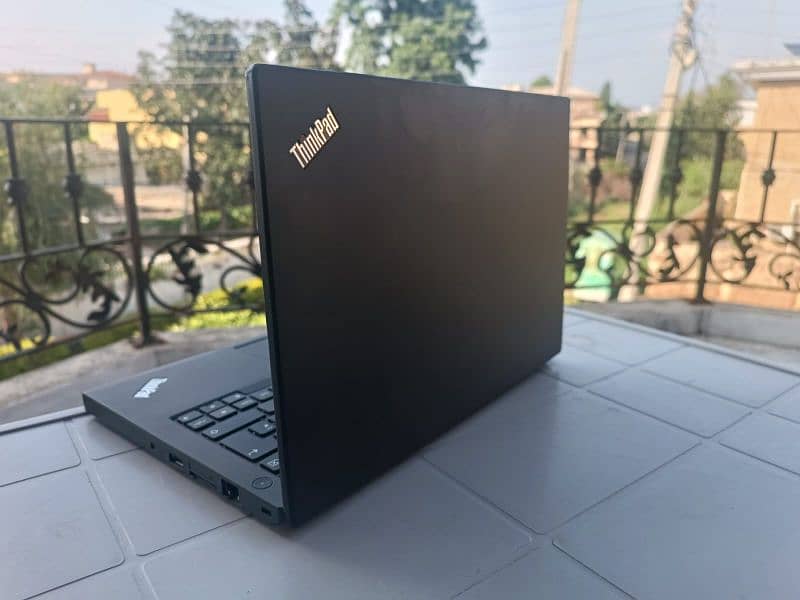 X260 i5 6th generation 8 gb ram 256 ssd 1