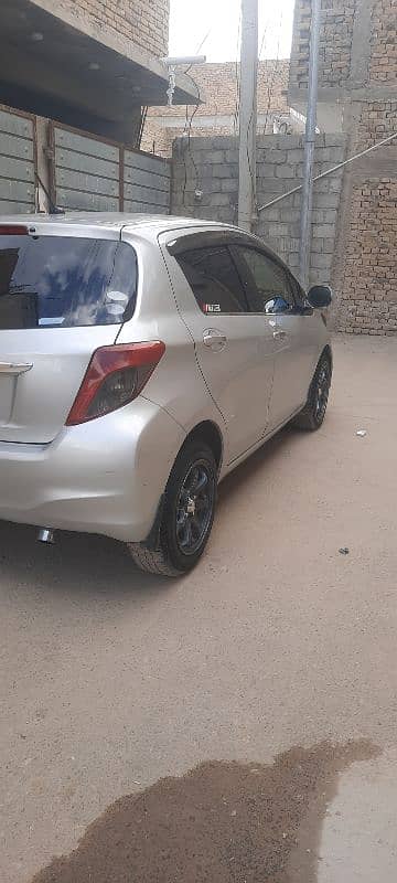 Toyota Vitz 2011 4