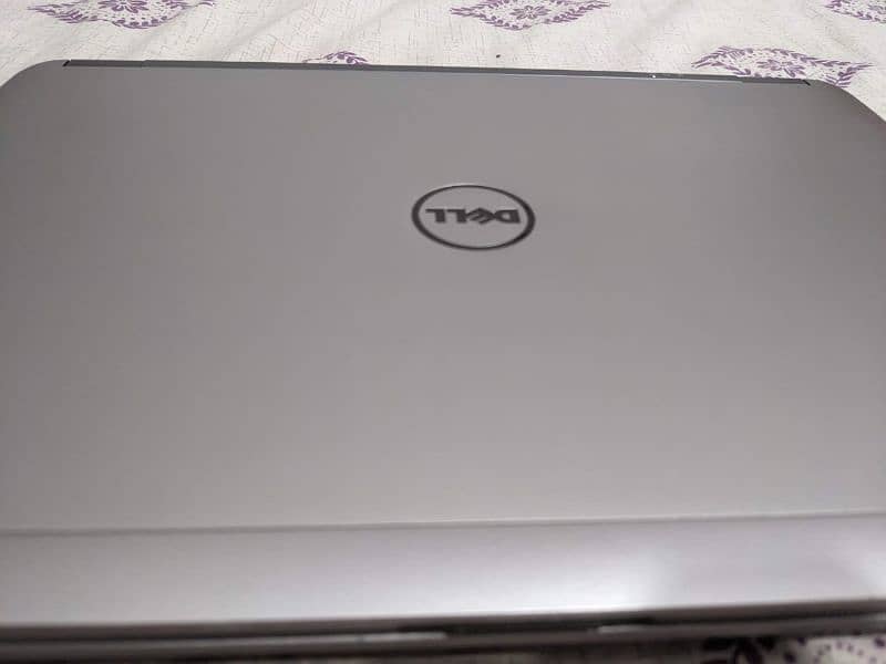 Core i7 4th generation 8GB RAM 500gb hard disc 128 GB SSD 2GB graphics 6