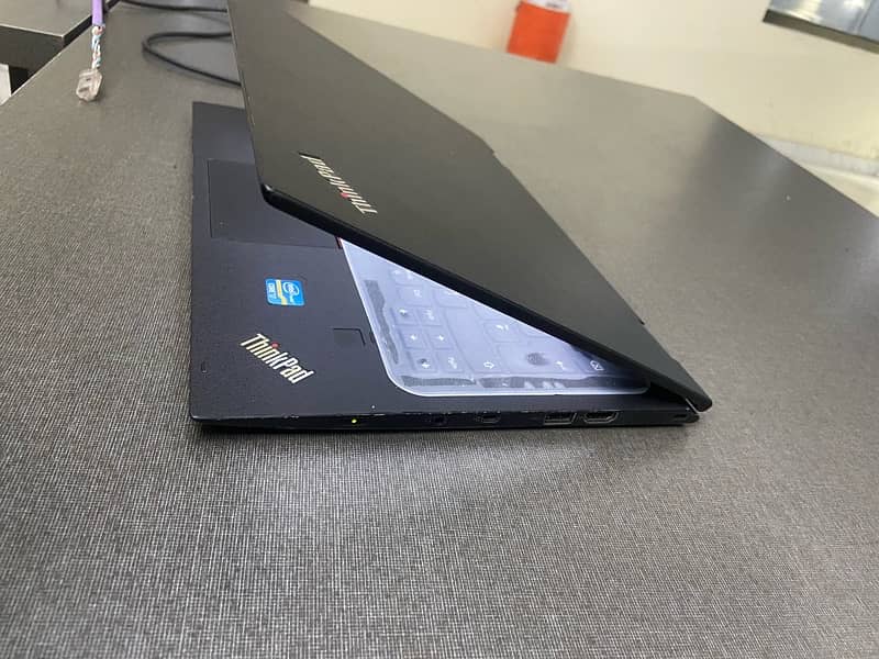 Lenovo thinkpad Yoga X1 core i7 7th gen 1