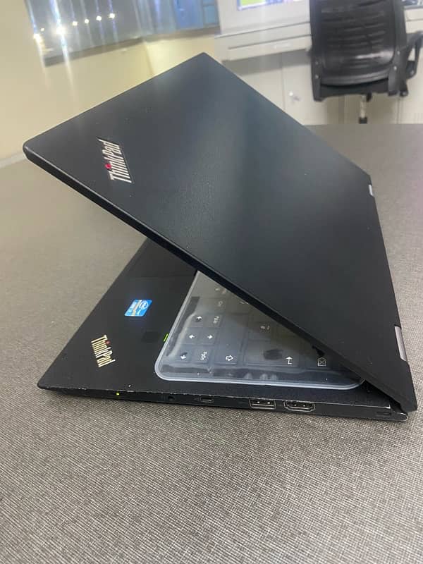 Lenovo thinkpad Yoga X1 core i7 7th gen 9