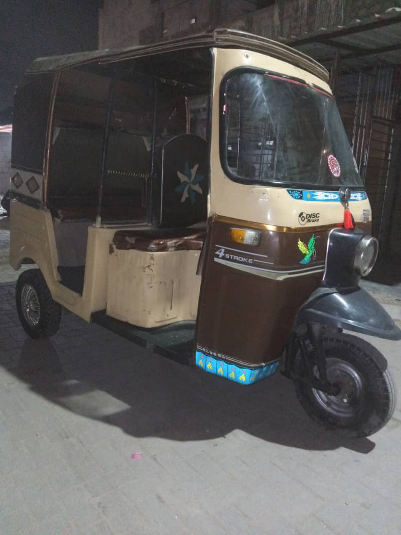 SazGar-2018,Disc-Brake,Gas-LPG-PetRoL Rickshaw,Engine FuLL OK 100%, 3