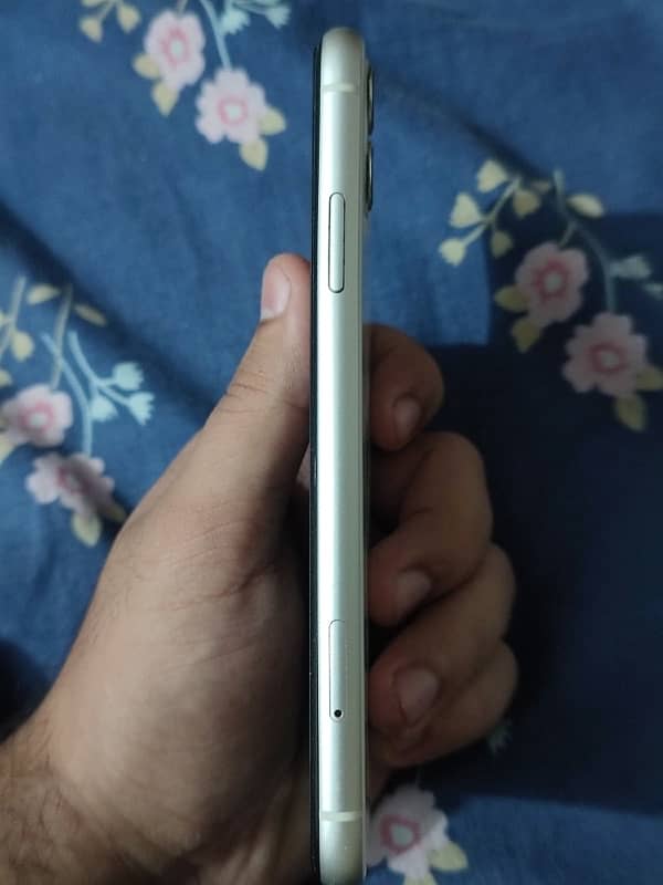 iPhone 11 Non PTA 3