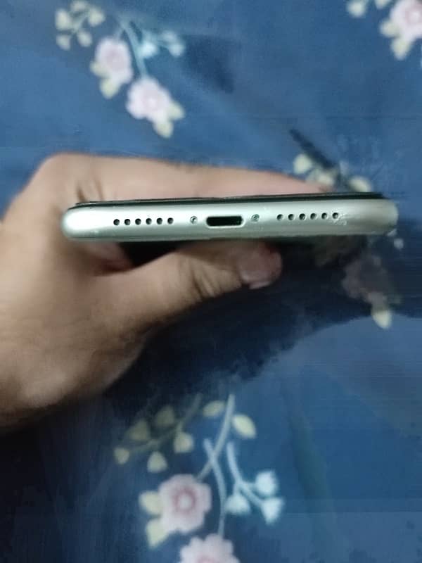 iPhone 11 Non PTA 4