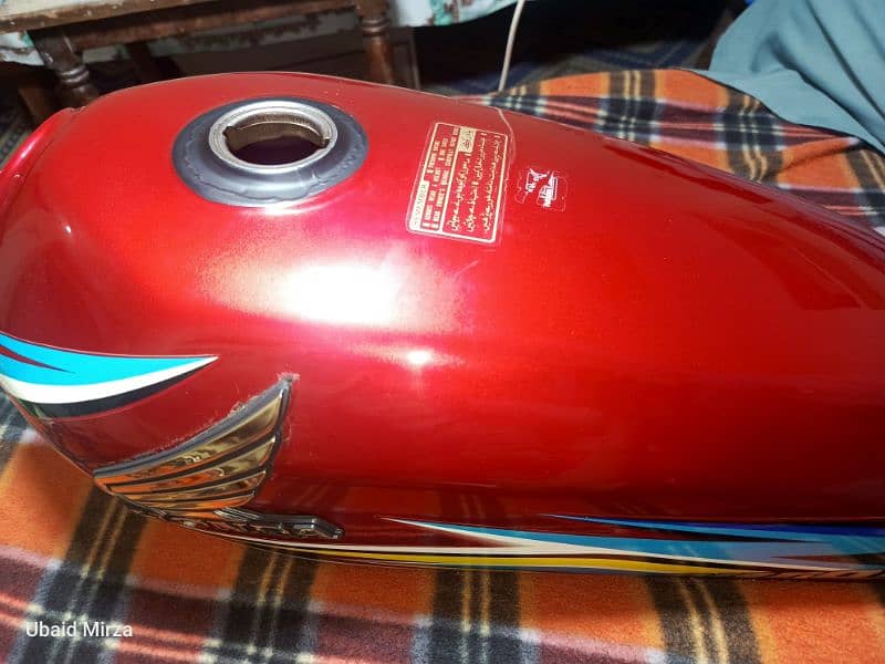 125 Fuel Tank & Side Covers 0