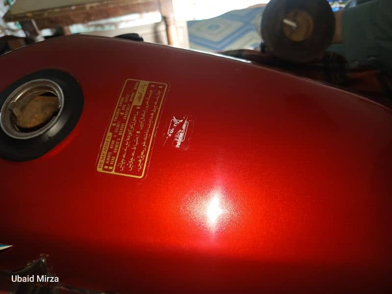 125 Fuel Tank & Side Covers 4