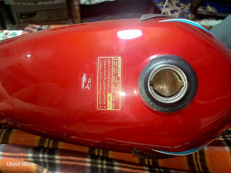 125 Fuel Tank & Side Covers 7