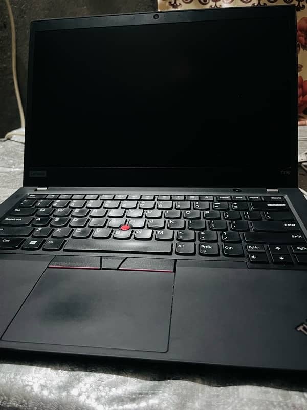 Lenovo Thinkpad T490 8TH GEN Core i5 8 GB RAM 256GB SSD 3