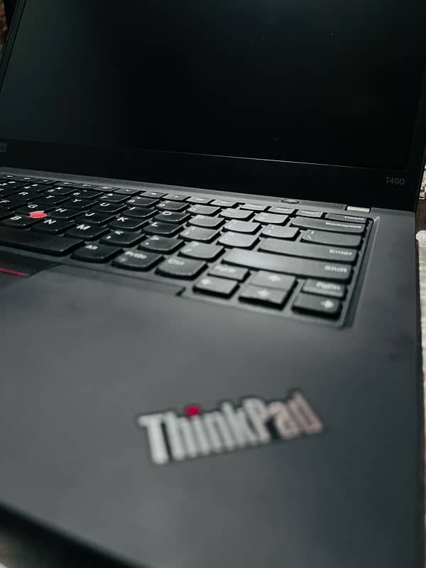 Lenovo Thinkpad T490 8TH GEN Core i5 8 GB RAM 256GB SSD 4