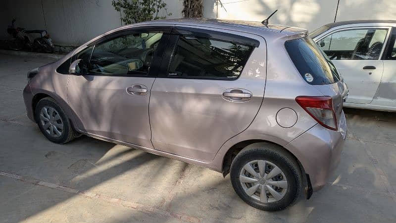 Toyota Vitz 2012.100% orignal 8