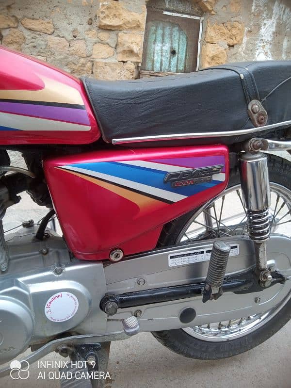 Honda 125 total geniue gari h shokeen hazrat 1