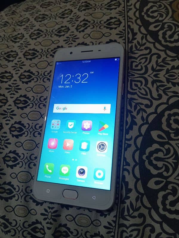 OPPO F1s 0