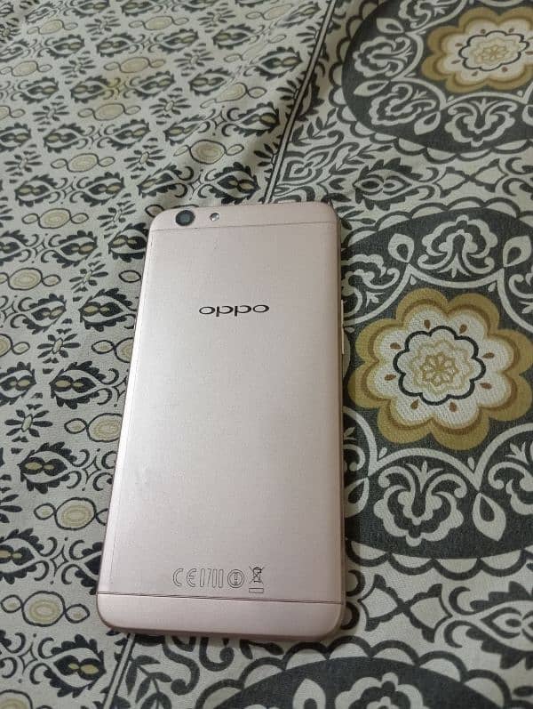 OPPO F1s 1