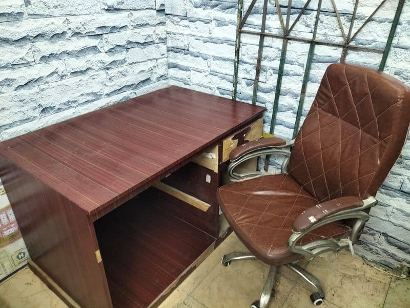 office table and office chair 2