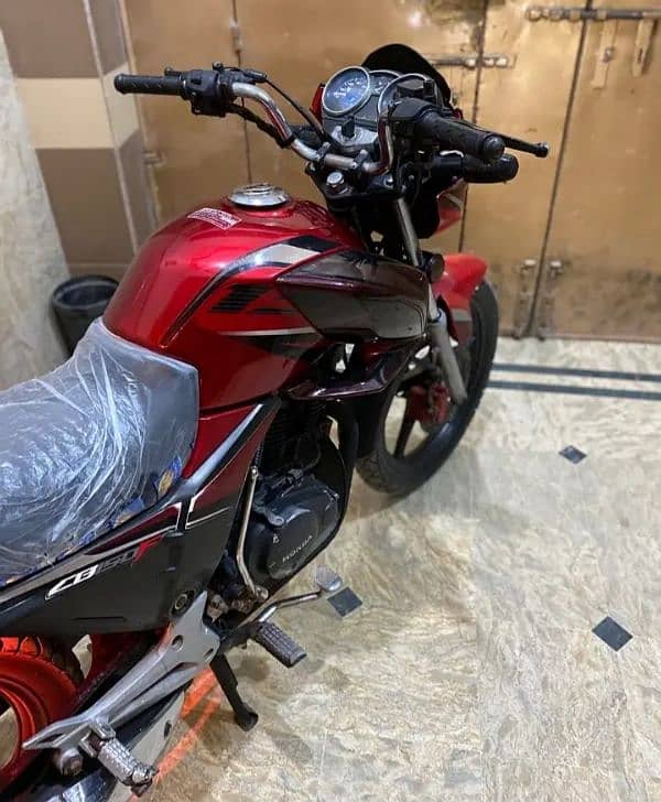 Honda CB150F 2019, 0,3,3,4,3,8,5,3,7,1,9 2