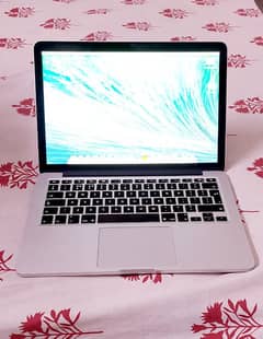 MacBook Pro core i5 2.4 13inch Retina.