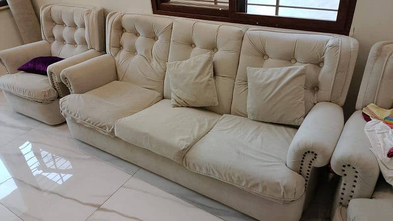 Sofa set available for sale 1