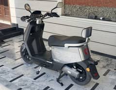 metro (yadea) e8s pro electric scooter