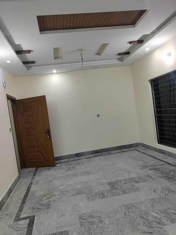 IQBAL TOWN 10 MARLA UPPER PORTION URGENT FOR RENT IN PRIME LOCATION 3