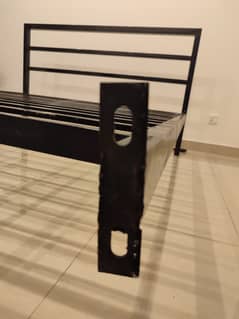 18 guage Iron bed, Black color for SALE