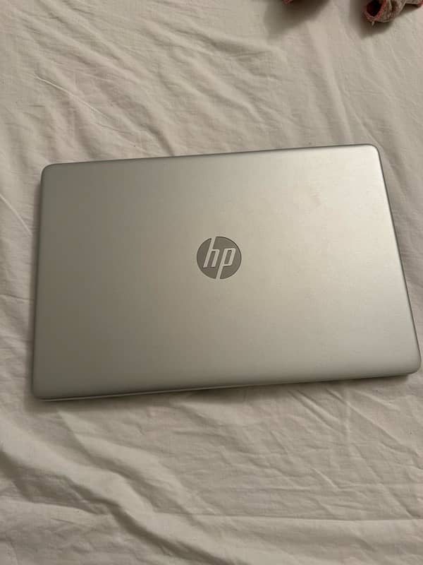 HP 15.6 screen 16 GB ram . 256 m. 2 . i3 11th generation 0