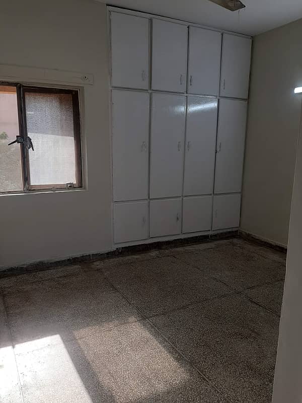 G/11 3th floor housing foundation 700sq 2bed apartment available for sale 4