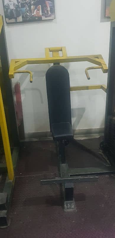 gym complete for sale all equipment available 4