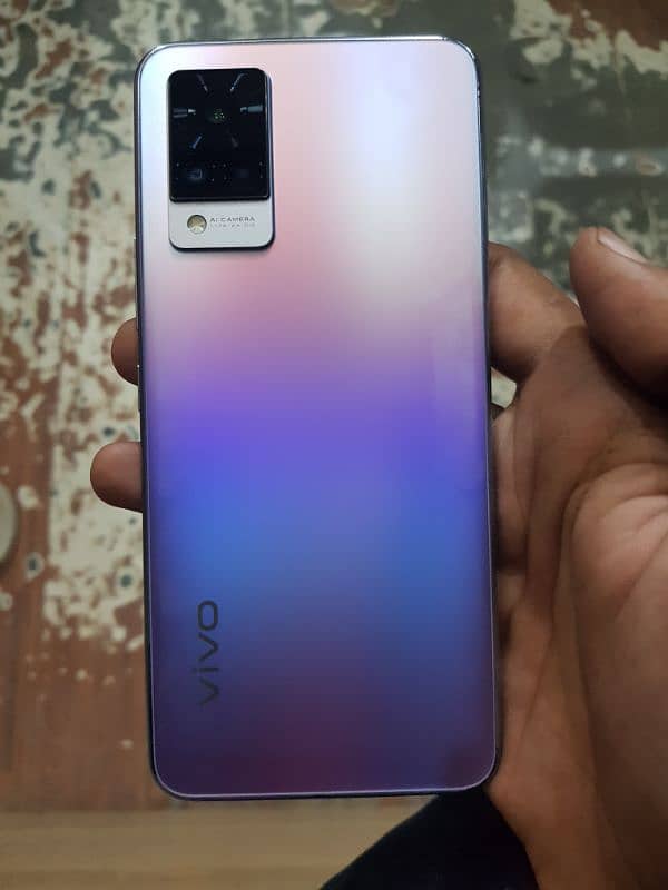 Vivo v 21      12/128 0