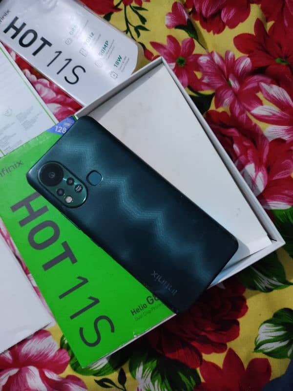 Infinix hot 11s 4 128 with box urgent sale 4