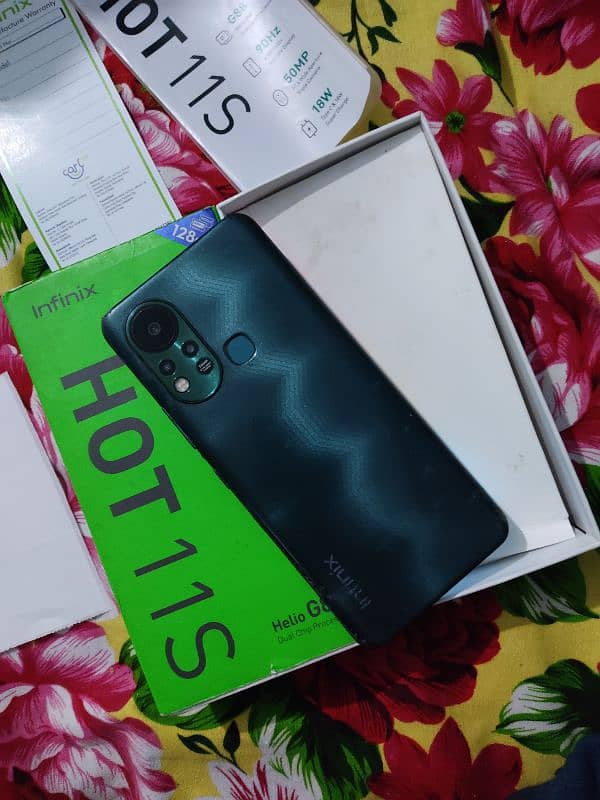 Infinix hot 11s 4 128 with box urgent sale 13