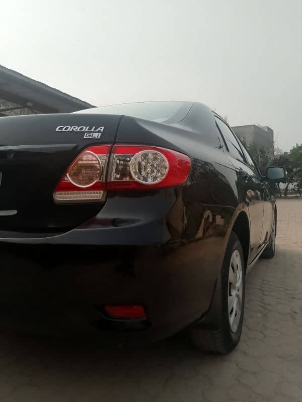 Toyota Corolla GLI 2011 13