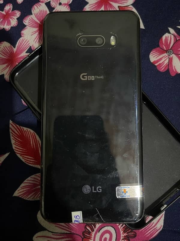 LG G8x Thinq 6/128 pta 10/10 condition 2