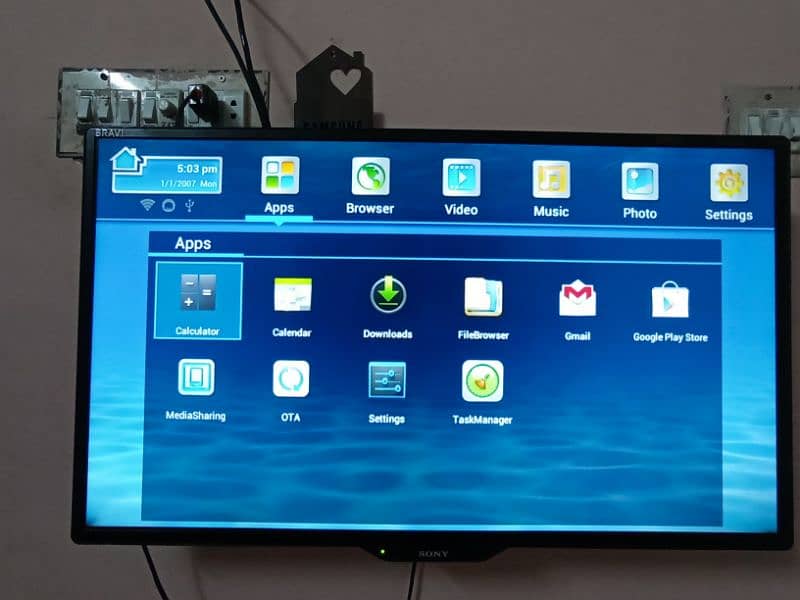 sony 32inch tv screen 1