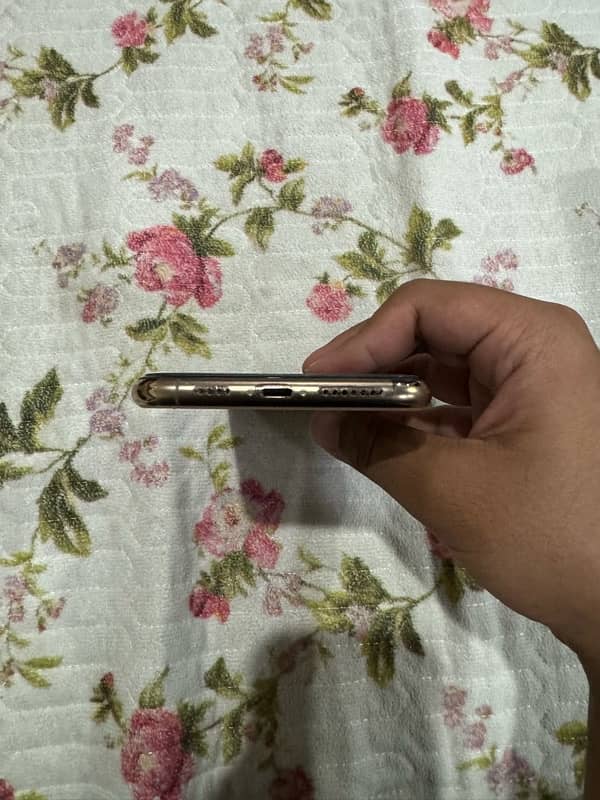 IPhone 11 Pro Max 256 gb Pta approved 10/10 4