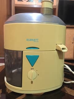 scarlet Branded Juicer Machine (England)