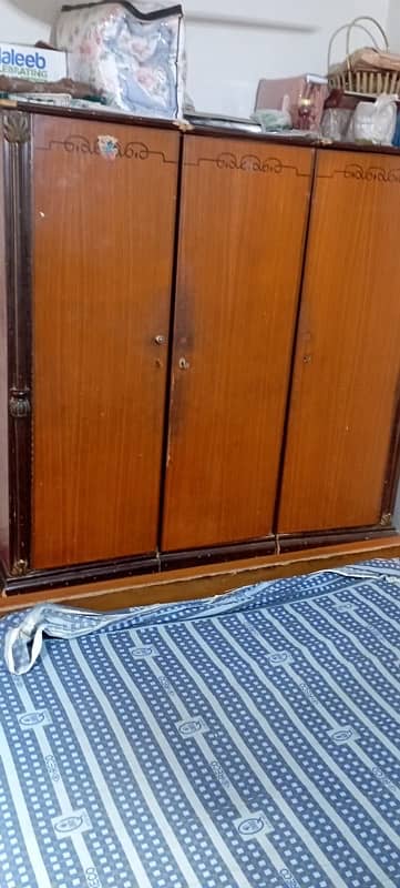 Double Bed, Three Doors Almari & Mirror Stand 1