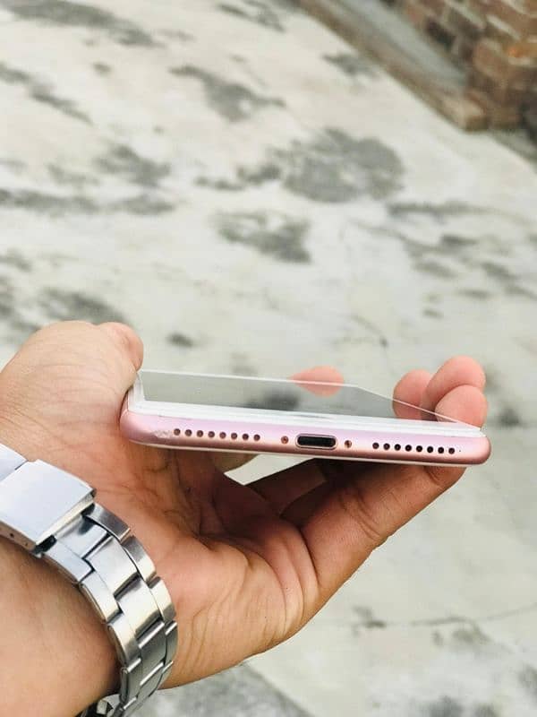 I phone 7 Plus 32 GB Pink Colour Condition 10/9 Battery 62% Original 5