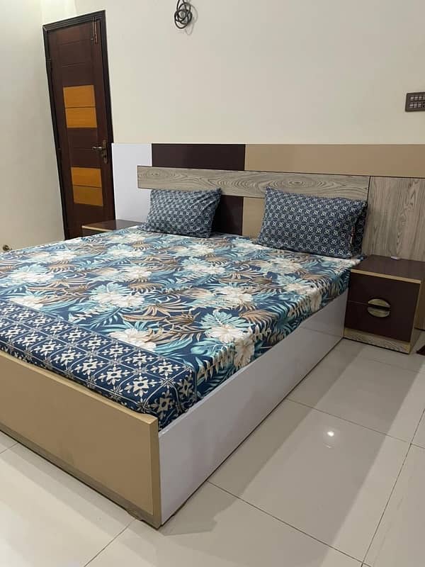 Acrylic Bed Set | King size bed with 2 side tables | Dressing Table 1