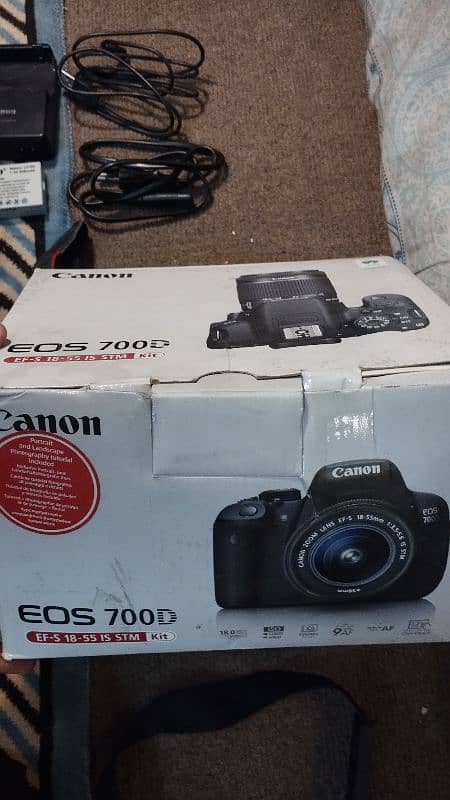 Canon EOS 700D with 18-55mm STM Lens - Excellent Condition (9.5/10) 15