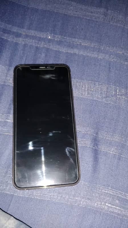 I phone 11 pro max all ok bilkul new phone ha 1