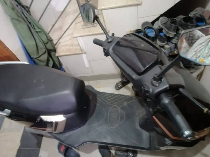 Genz evee scooty for sale 4