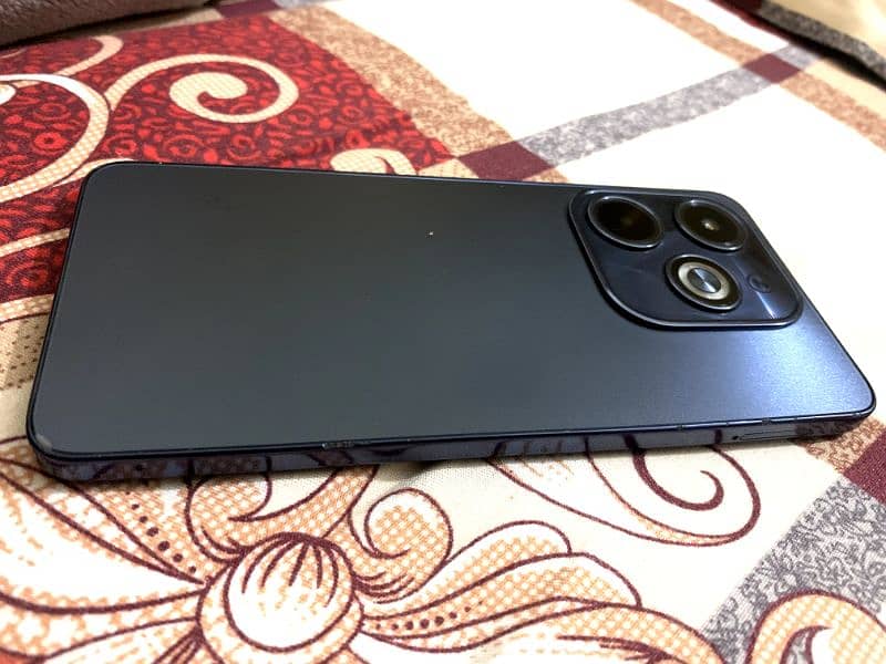 Infinix Hot 40 i 5