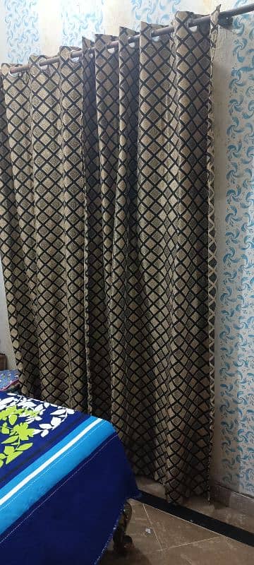 4 curtains for sale condition ok ha 1 month pehly leye heyn 2