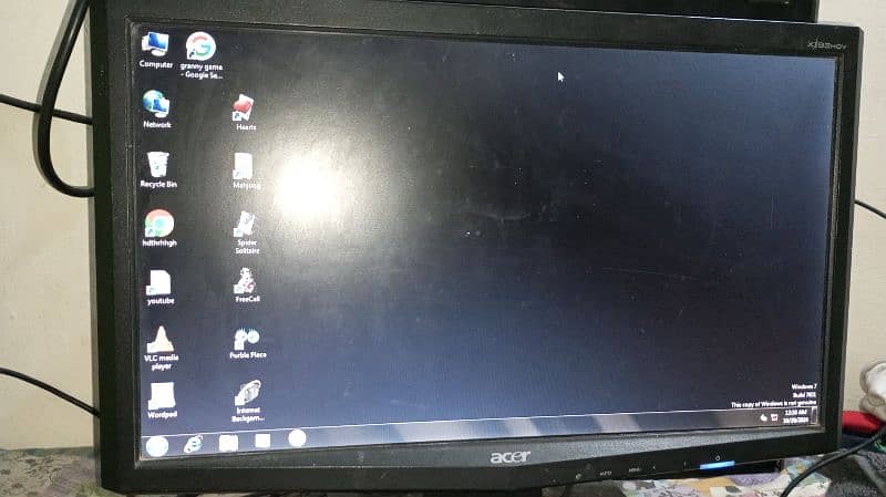 movieble screen and 2 gb ram 1