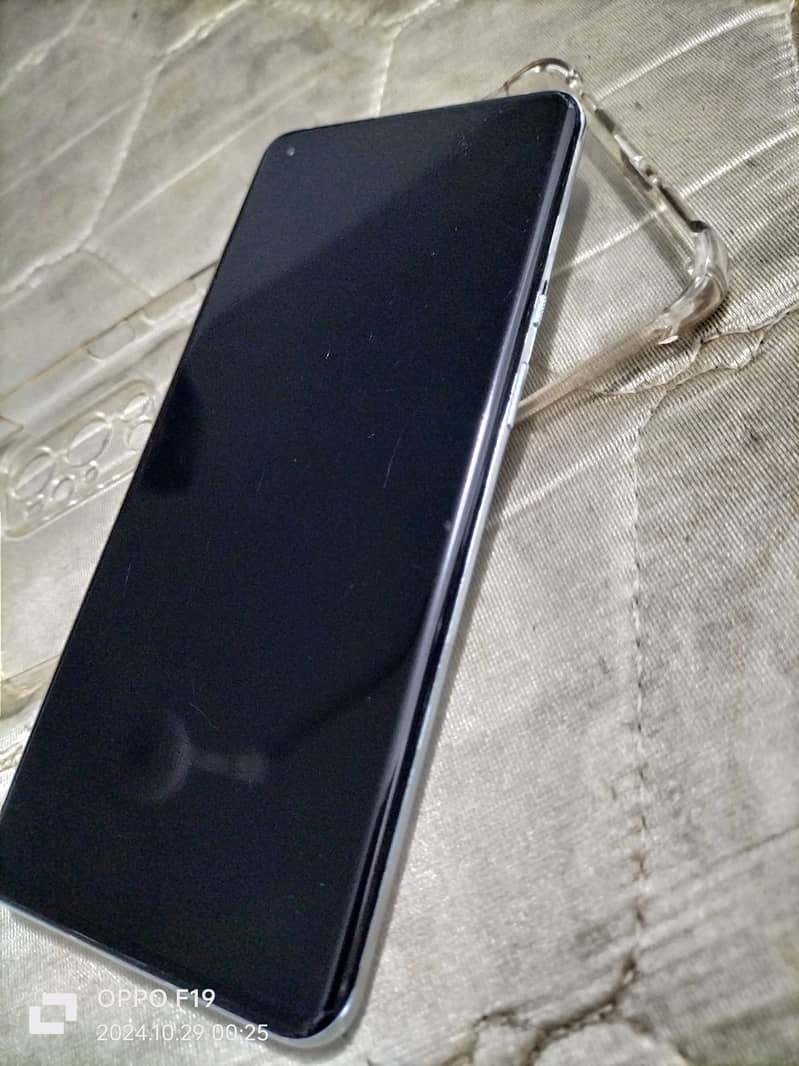 One Plus 9 Pro 5G 3