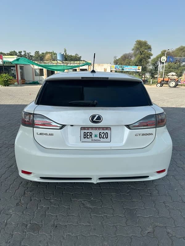 Lexus CT200h 2011 7