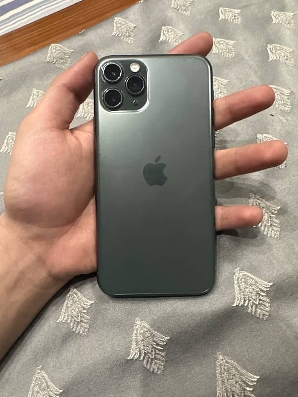 Iphone 11 pro alpine green board issue charging not working. 2